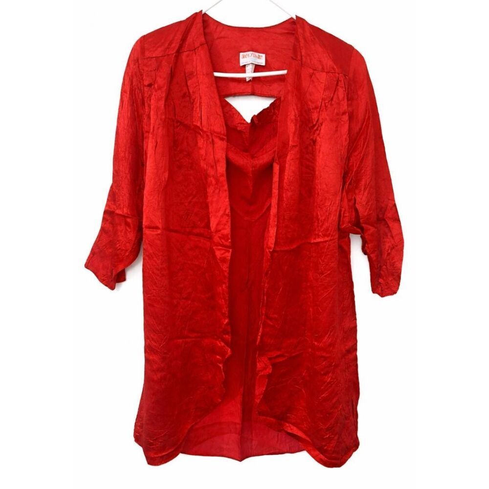 Vintage Womens large red robe silk 100% acetate diamond's run by Wayne diamond